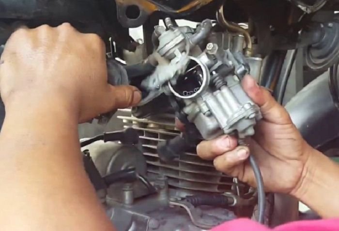 Cara Membersihkan Karburator Motor dengan Baik dan Benar