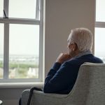 Apakah Anda Mengalami Kesepian Kronis? Ini Bisa Picu Alzheimer
