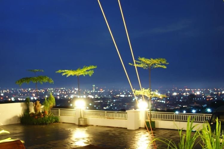 5 Cafe dengan Pemandangan Indah Citylight di Semarang, Cocok untuk Nongkrong
