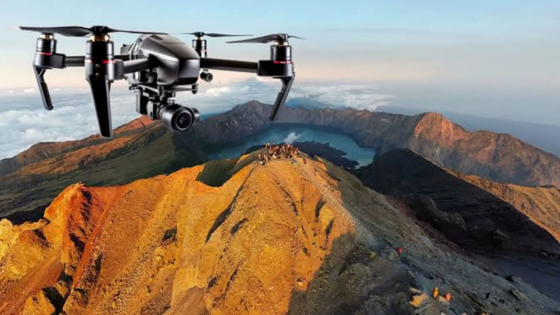 Terbang Drone di Gunung Rinjani Kini Wajib Izin dan Biaya Mulai Rp 250.000