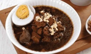Resep dan Bumbu Rahasia Rawon, Makanan Khas Jatim yang Menggugah Selera Resep dan Bumbu Rahasia Rawon, Makanan Khas Jatim yang Menggugah Selera